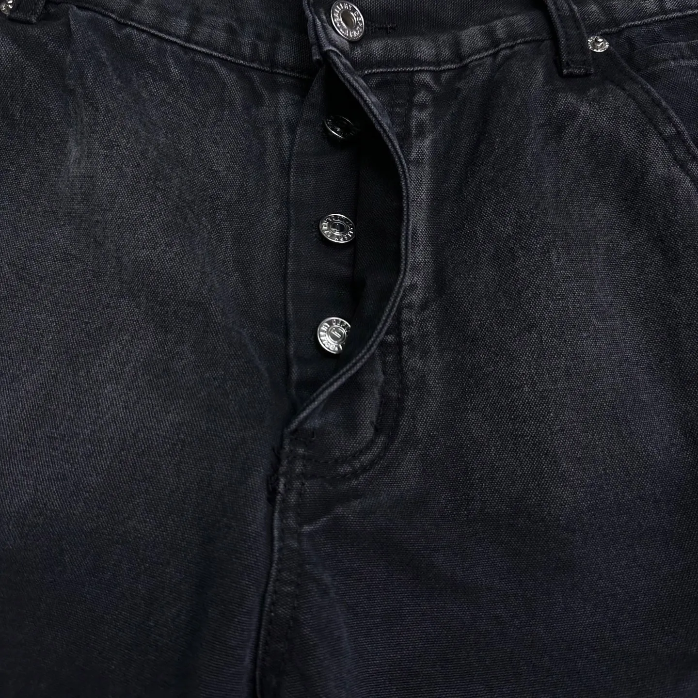 P250 GALLERY DEPT. & Croixin co-branded 2025 new splash-ink hand-painted splicing multi-pocket couple style loose washed micro-flared jeans 🔥High version🔥High version🔥 Top ceiling quality Styles with different washed textures are very friendly to people with thin legs and thick legs. The micro-flared version is very flattering. Moderate length that never goes out of style, easy to match with casually, basic styling for various styles, a must-have in the wardrobe! The fabric is stiff but also makes the upper body soft without losing texture. The washing process is even more perfect. It is a must-have item for everyone! ! ! Washed wheat, hang tag, pants label, three complete labels, color: black, size: 28, 30, 32, 34, 36 (five sizes)